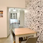 아파트 Standard By Hi5- 3 Bedroom 부다페스트