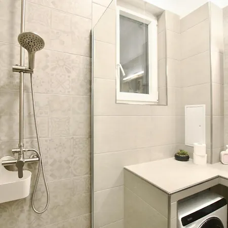 Standard By Hi5- 3 Bedroom Apartment Budapest