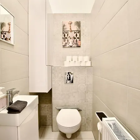 Standard By Hi5- 3 Bedroom Apartment *
