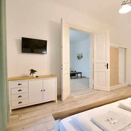 Standard By Hi5- 3 Bedroom * Budapest