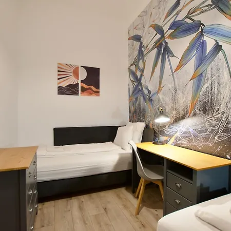 Standard By Hi5- 3 Bedroom Apartment Budapest