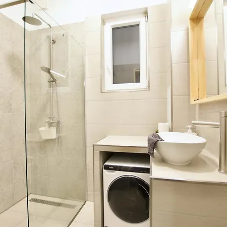 Standard By Hi5- 3 Bedroom Apartment *